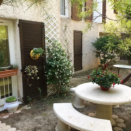 La Forlane كاسيس